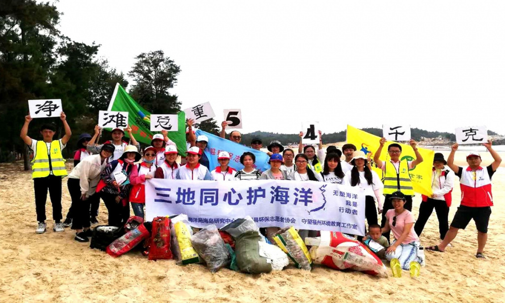 подсмотрел пизду на пляже 